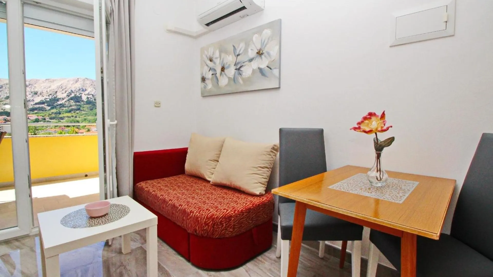 Modern Eingerichtete Apartment Fuer 2 Personen, Klimatisiert, Freie Parkplatz Und Wi-Fi, Grillmoegligkeit Baska  0*, Baska (Krk) Croatia
